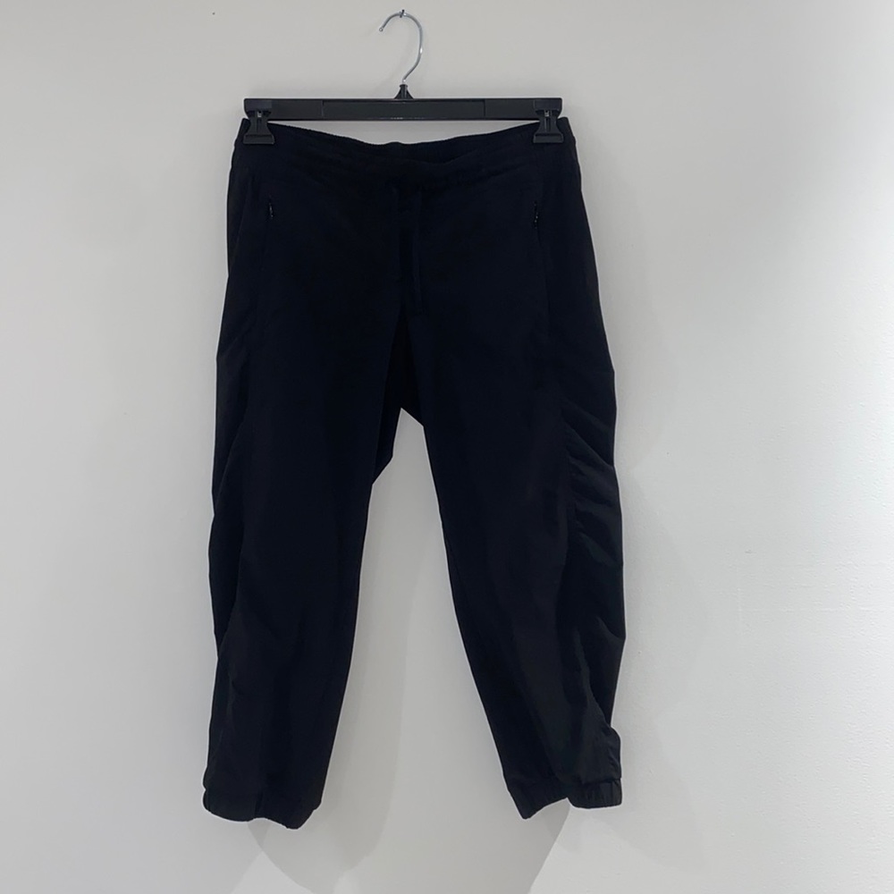 Athleta Capri joggers